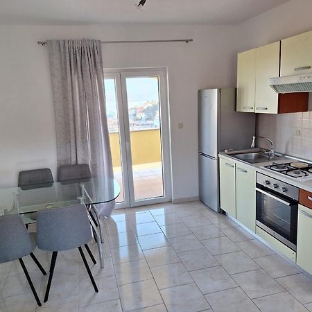 Apartments Mikecin 诺维格勒达尔马提亚 外观 照片