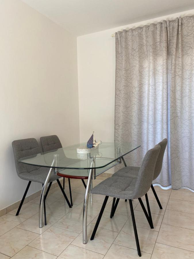 Apartments Mikecin 诺维格勒达尔马提亚 外观 照片