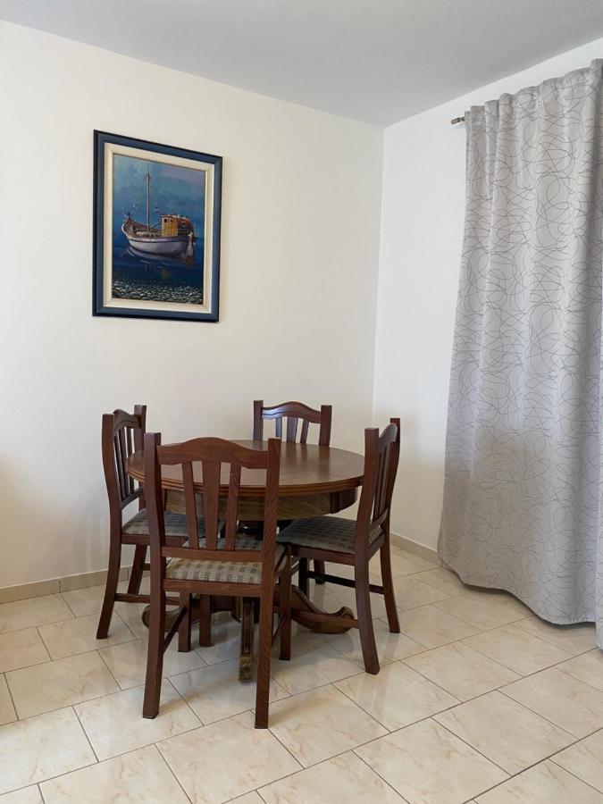 Apartments Mikecin 诺维格勒达尔马提亚 外观 照片